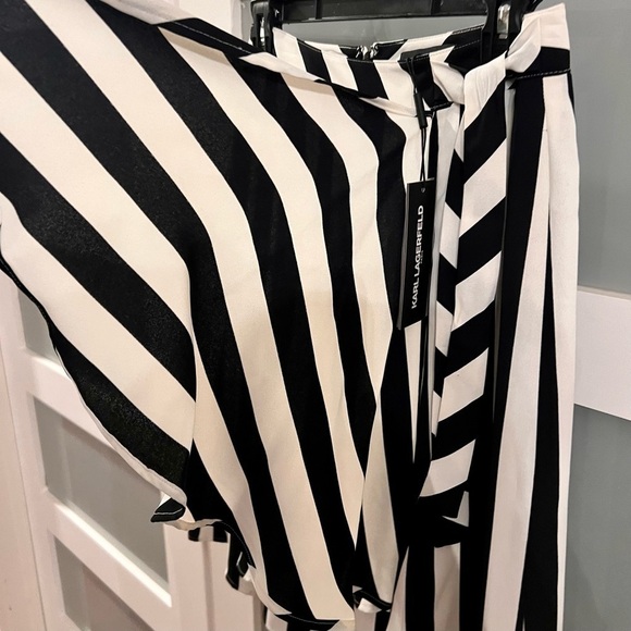𝅺karl LAGERFELD  black and white stripped skirt. Size 2. NWT - Picture 3 of 6